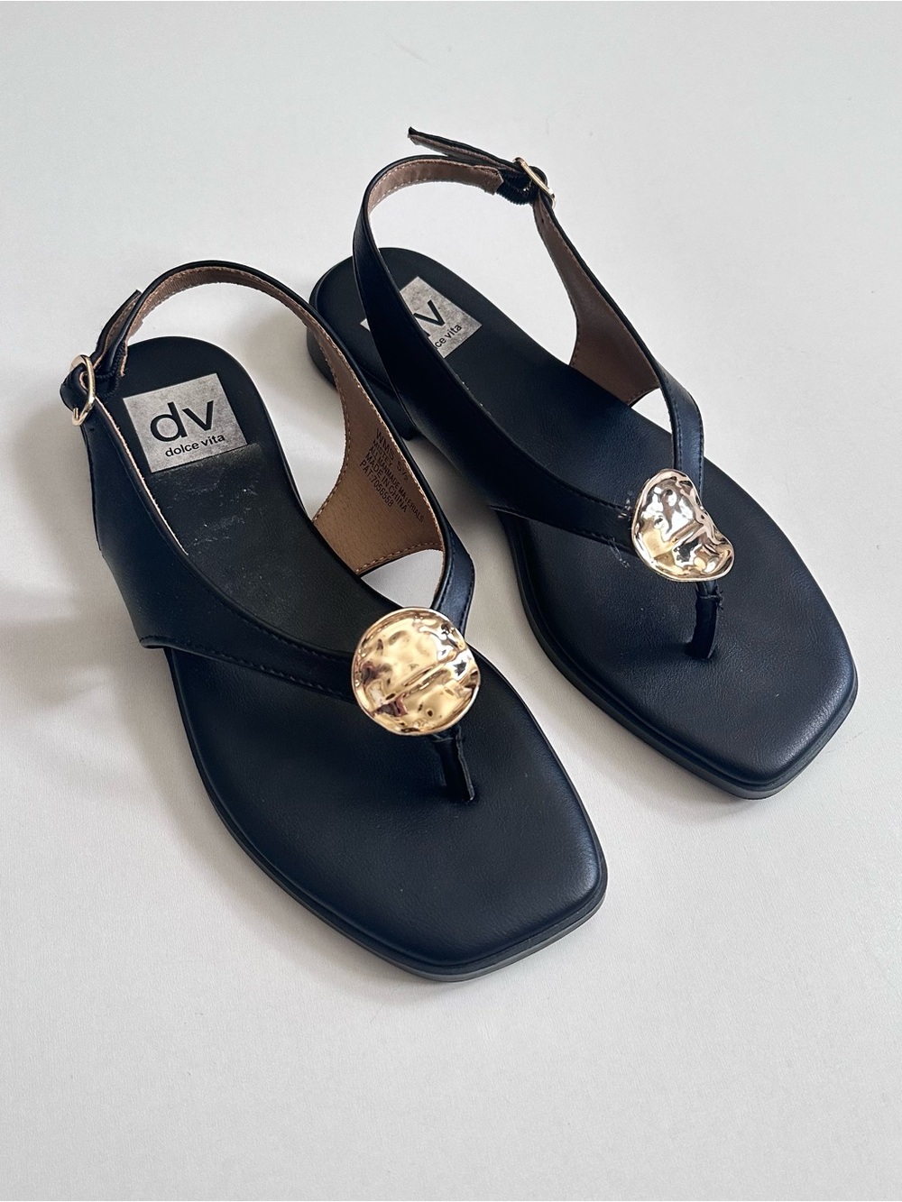 Dolce Vita Mistey Black  Sandals Gold Medallion  Size 5.5